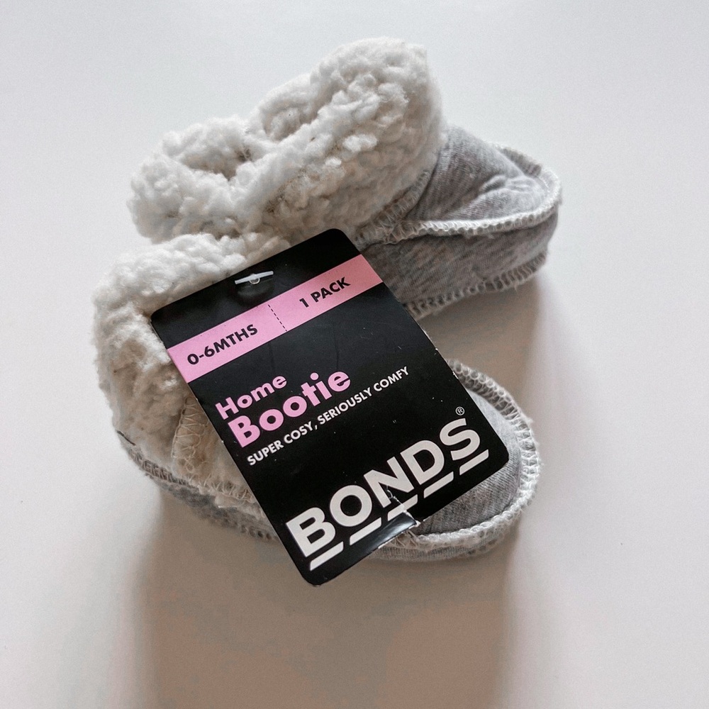 Bonds Soft Gray and White Baby Booties
